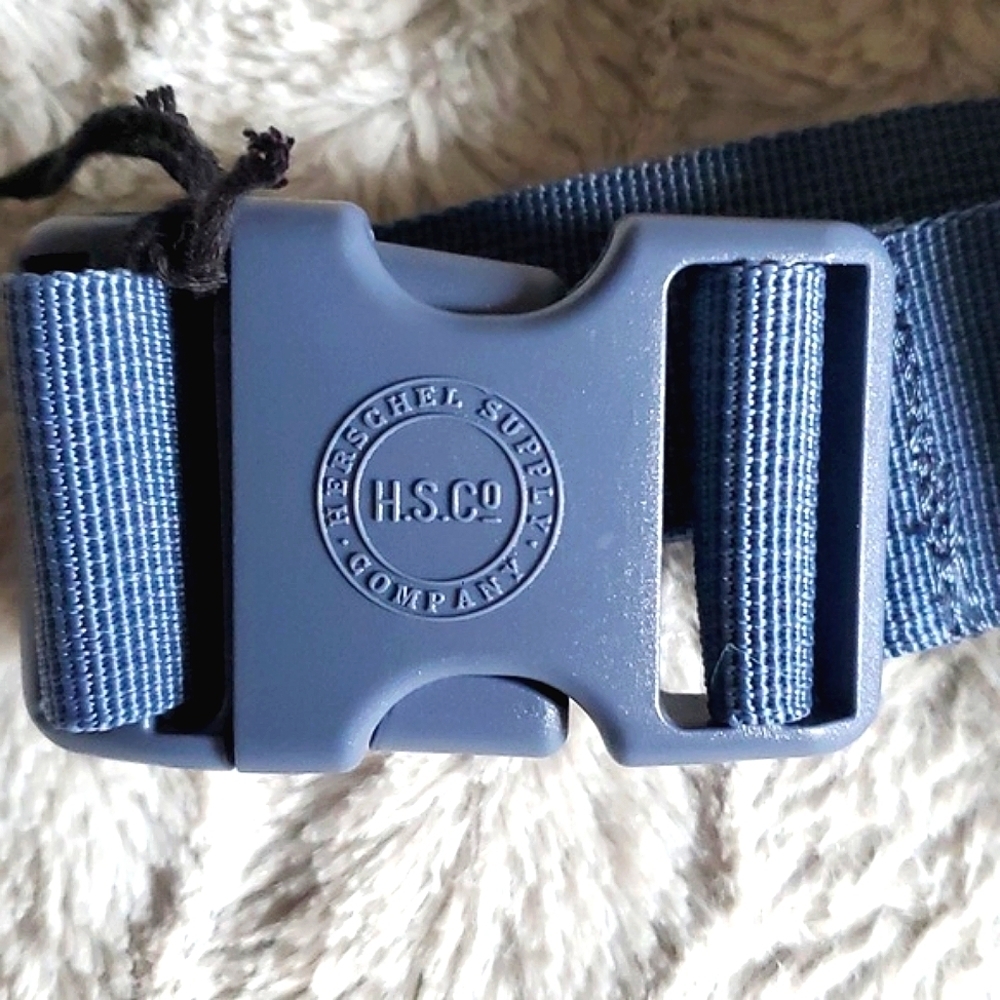 NWT Herschel Supply Co. The Fifteen Hip Sack - Picture 9 of 12